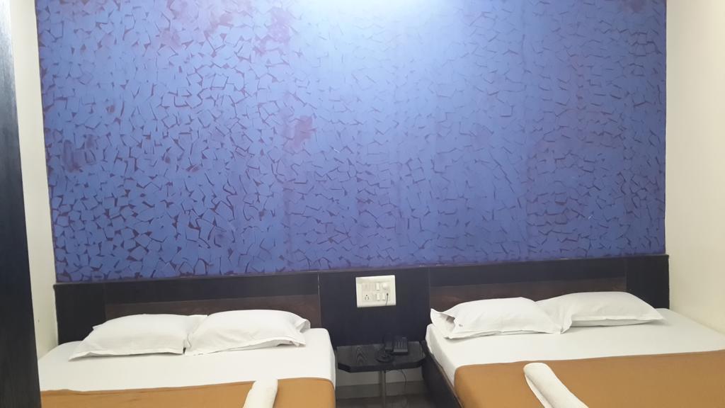 Hotel Sai Galaxy Inn Shirdi Exterior foto